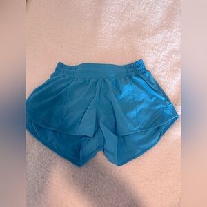 Lululemon- Hotty Hots Low Rise 2.5 in Size 4